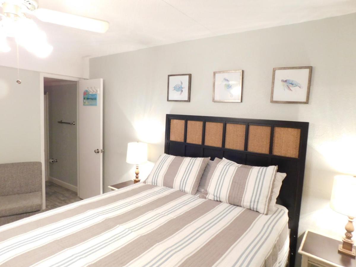 Budget Friendly Condo Perfect For A Romantic Getaway Within Walking Distance To The Beach! Gulf Shores Ngoại thất bức ảnh