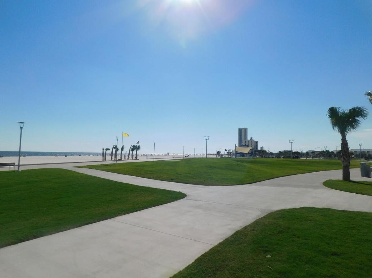Budget Friendly Condo Perfect For A Romantic Getaway Within Walking Distance To The Beach! Gulf Shores Ngoại thất bức ảnh