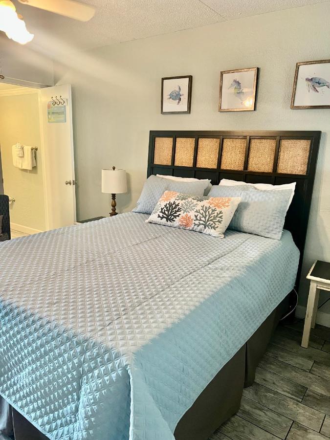 Budget Friendly Condo Perfect For A Romantic Getaway Within Walking Distance To The Beach! Gulf Shores Ngoại thất bức ảnh