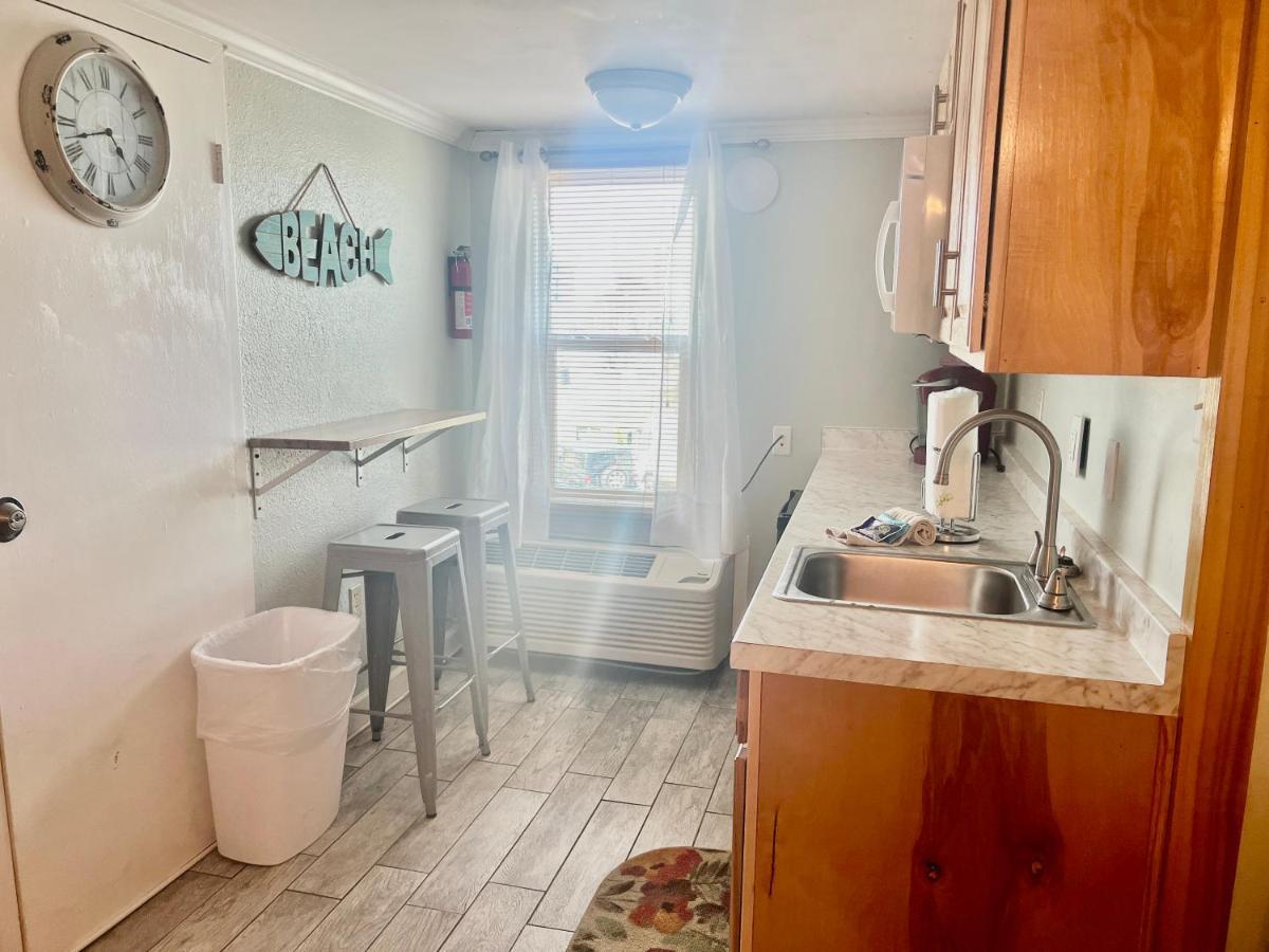 Budget Friendly Condo Perfect For A Romantic Getaway Within Walking Distance To The Beach! Gulf Shores Ngoại thất bức ảnh
